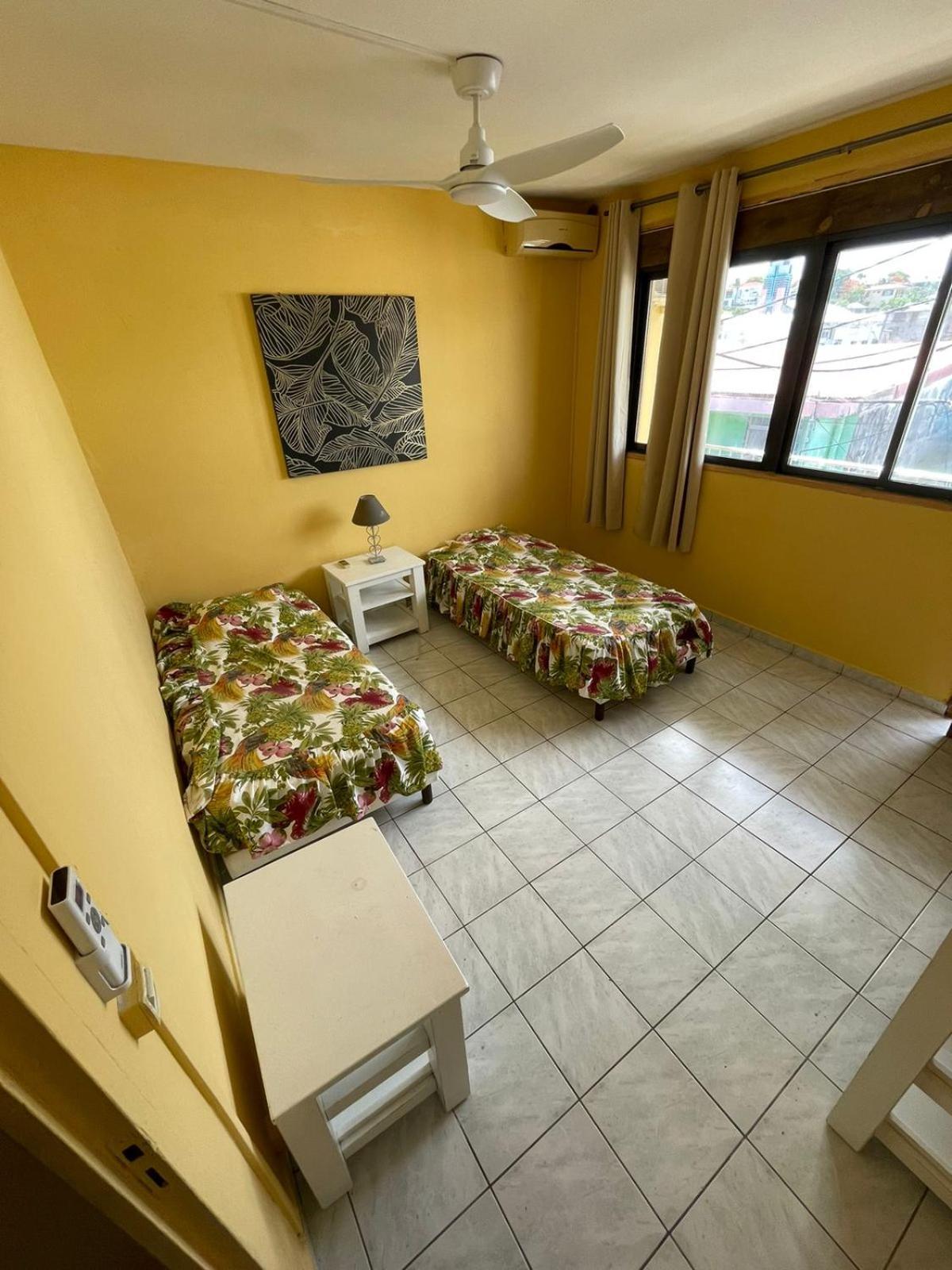 Appartement Tout Confort Sainte-Anne  Ngoại thất bức ảnh
