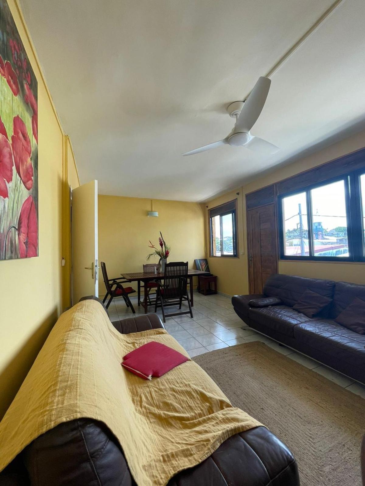 Appartement Tout Confort Sainte-Anne  Ngoại thất bức ảnh