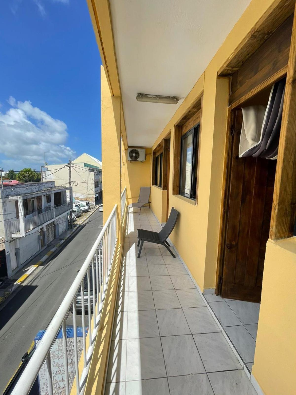 Appartement Tout Confort Sainte-Anne  Ngoại thất bức ảnh