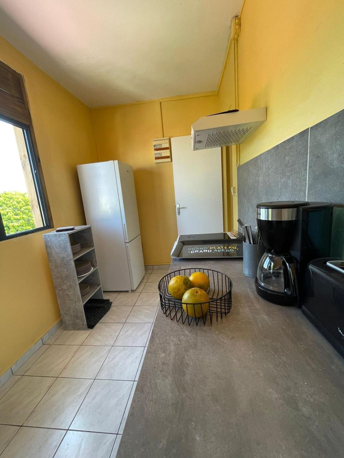 Appartement Tout Confort Sainte-Anne  Ngoại thất bức ảnh